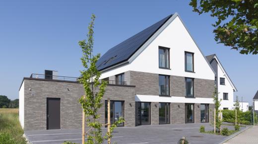 Holz-Alu- Fenster von PaX mit ROMA-Raffstore in Heusenstamm