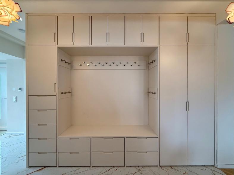 Garderobe mit Sitzbank weiß