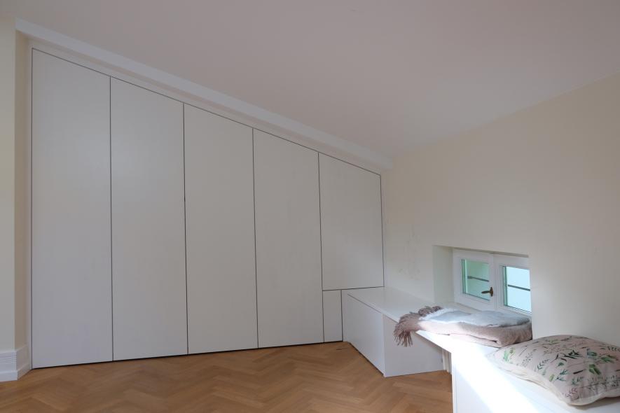 Einbauschrank unter Dachschräge